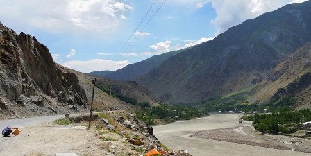 Sortie de Qalaikhum. Premières vues sur les villages afghans, juil. 2015