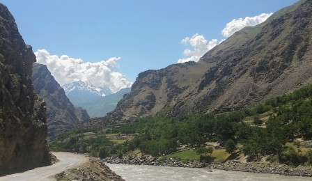 Remontée de la rivière Pyandj