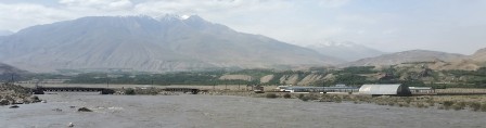 Pont frontalier d'Ishkashim et site du marché tadjiko-afghan