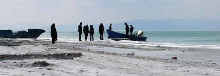 Touristes iraniens au bord du lac d'Orumieh
