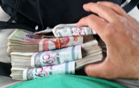 100 € en soums ouzbeks