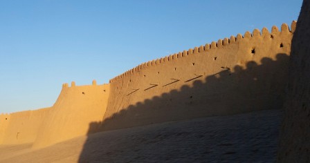 Khiva. Rempart nord-ouest au soleil couchant.