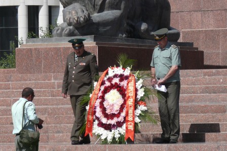 Une cérémonie militaire à Dushanbe