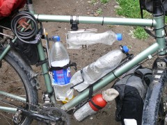 Le vélo de Michael dans le Pamir : sur un cadre grande taille, on peut ranger pas mal de choses
