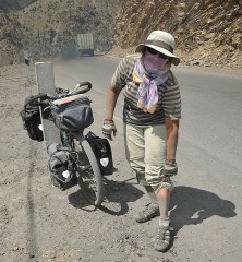 La future ex route du col Shakhristan était très poussiéreuse